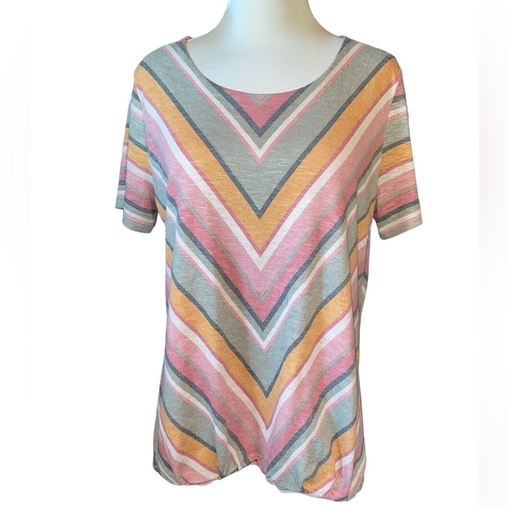 Cato blouse short sleeve deep scoop neckline V design print lined size large